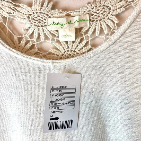 Staring at Stars | Crochet Flower Fringe Top - Picture 3 of 5